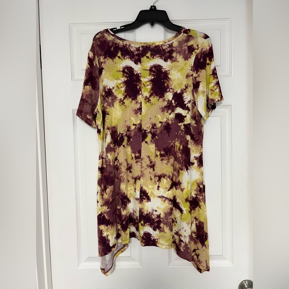 LOGO by Lori Goldstein Tie-Dye Short Sleeve Top - Burgundy and Olive - Picture 7 of 11